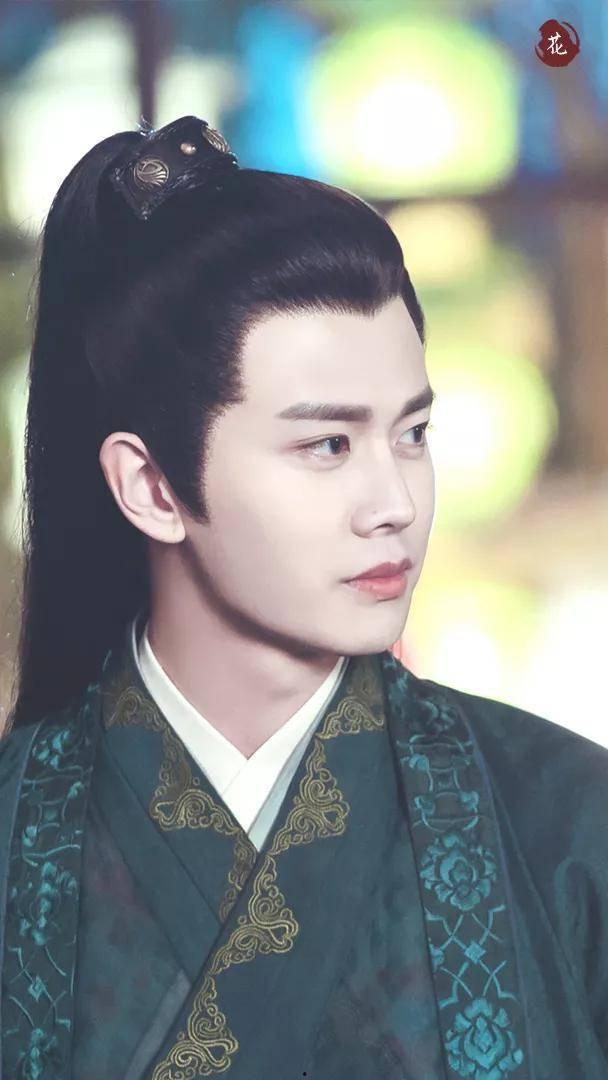 明星古装流泪图片大全,明星演绎古代深情瞬间