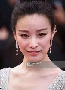 女明星真实皮肤状态,揭秘女明星的肌肤保养秘诀
