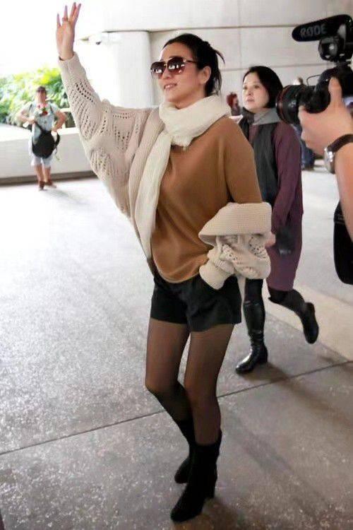 董文华黑丝袜,时尚与争议的交织