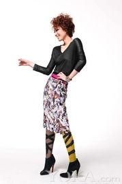 郑秀文紫红色丝袜,郑秀文演绎的时尚传奇